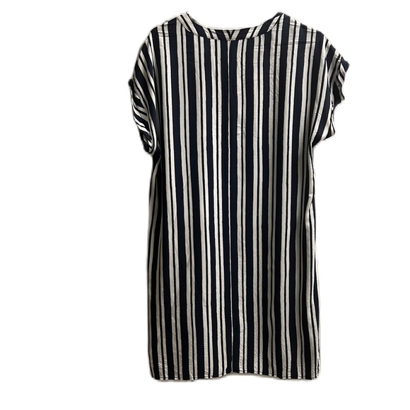 Gap, 100% Rayon/Viscose, Lounge, Roll Sleeves Dress, Blue/White, Size Medium - Picture 2 of 7